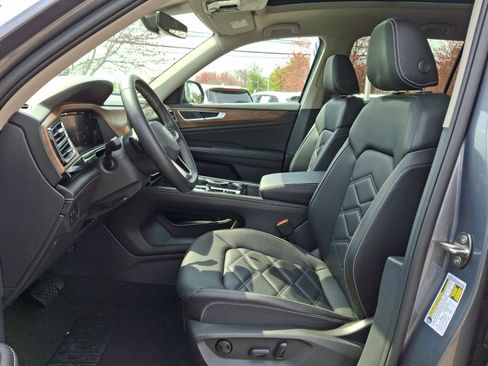 Certified 2024 Volkswagen Atlas SE image 15