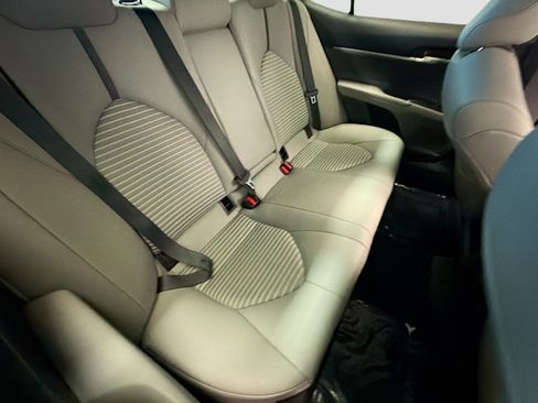 Used 2022 Toyota Camry SE FWD image 14