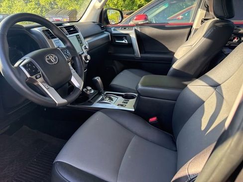 Used 2022 Toyota 4Runner SR5 Premium w/ Moonroof Package AWD/4WD image 11