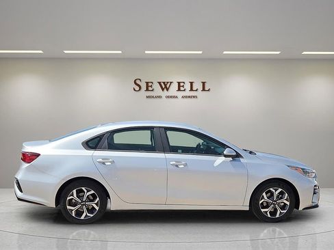 Used 2020 Kia Forte LXS FWD image 5