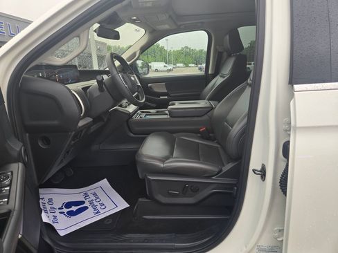 Used 2025 Ford Expedition Max Active RWD image 7