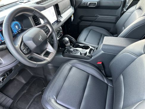 New 2025 Ford Bronco Badlands image 9