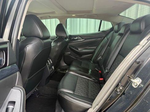 Used 2019 Nissan Maxima Platinum w/ Sport Mat Group FWD image 4