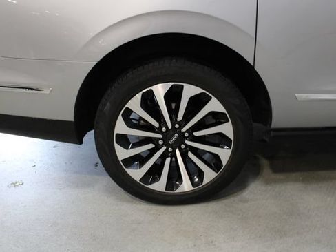 Certified 2024 Lincoln Navigator L Reserve AWD/4WD image 29