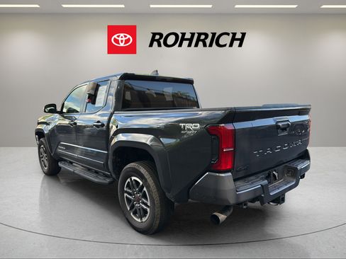 Used 2024 Toyota Tacoma TRD Sport AWD/4WD image 8