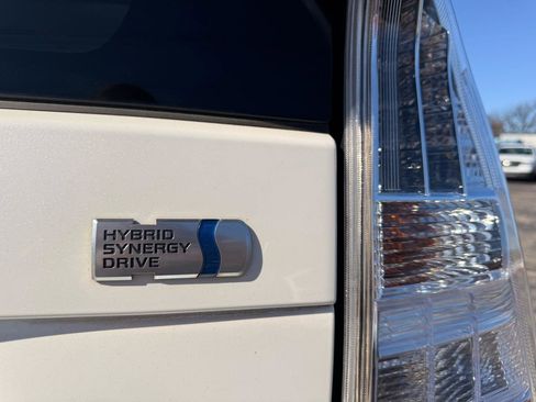 Used 2011 Toyota Prius Two image 17