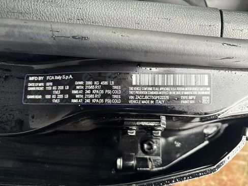 Used 2016 Jeep Renegade Trailhawk w/ Premium Trailhawk Package image 17