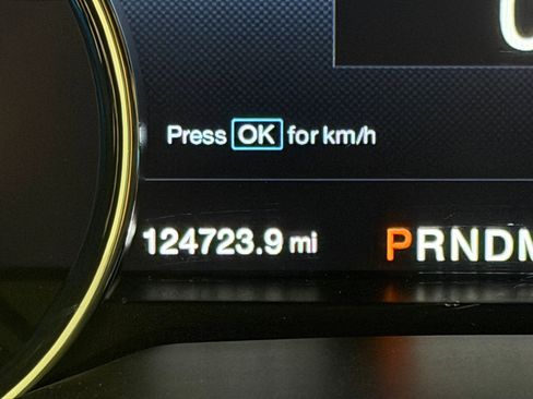 Used 2016 Ford F150 Platinum w/ Equipment Group 701A Luxury image 19