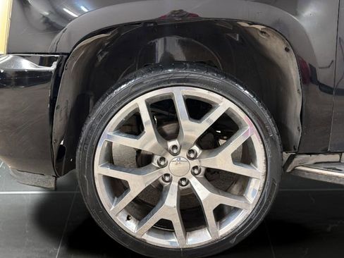 Used 2007 Cadillac Escalade AWD w/ Information Package image 11