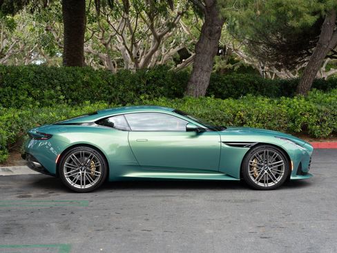 Used 2024 Aston Martin DB12 Coupe RWD image 26