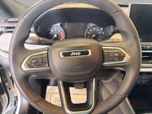 Used 2024 Jeep Compass Latitude AWD/4WD image 14