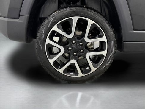 Used 2018 Jeep Compass Limited w/ Navigation Group image 9