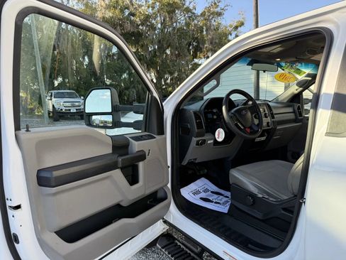 Used 2019 Ford F550 2WD Regular Cab Super Duty image 20