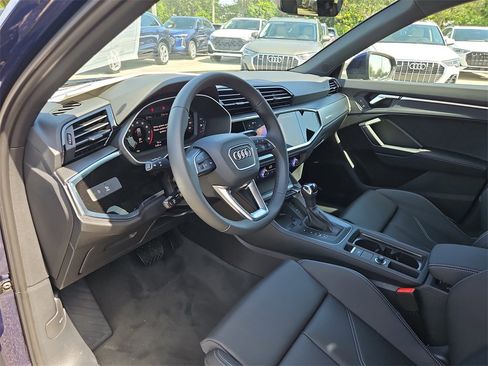 New 2025 Audi Q3 2.0T Premium image 16