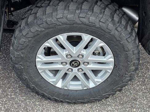 Used 2023 Toyota Tundra SR5 w/ SR5 Premium Package image 36