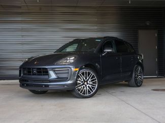 Certified 2025 Porsche Macan video 1