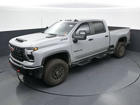 Used 2025 Chevrolet Silverado 2500 ZR2 w/ Technology Package AWD/4WD image 32