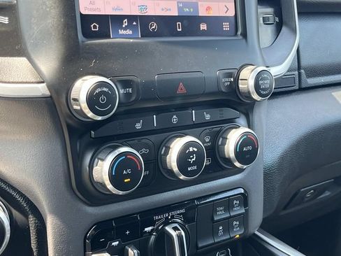 Used 2022 RAM 1500 Big Horn AWD/4WD image 30