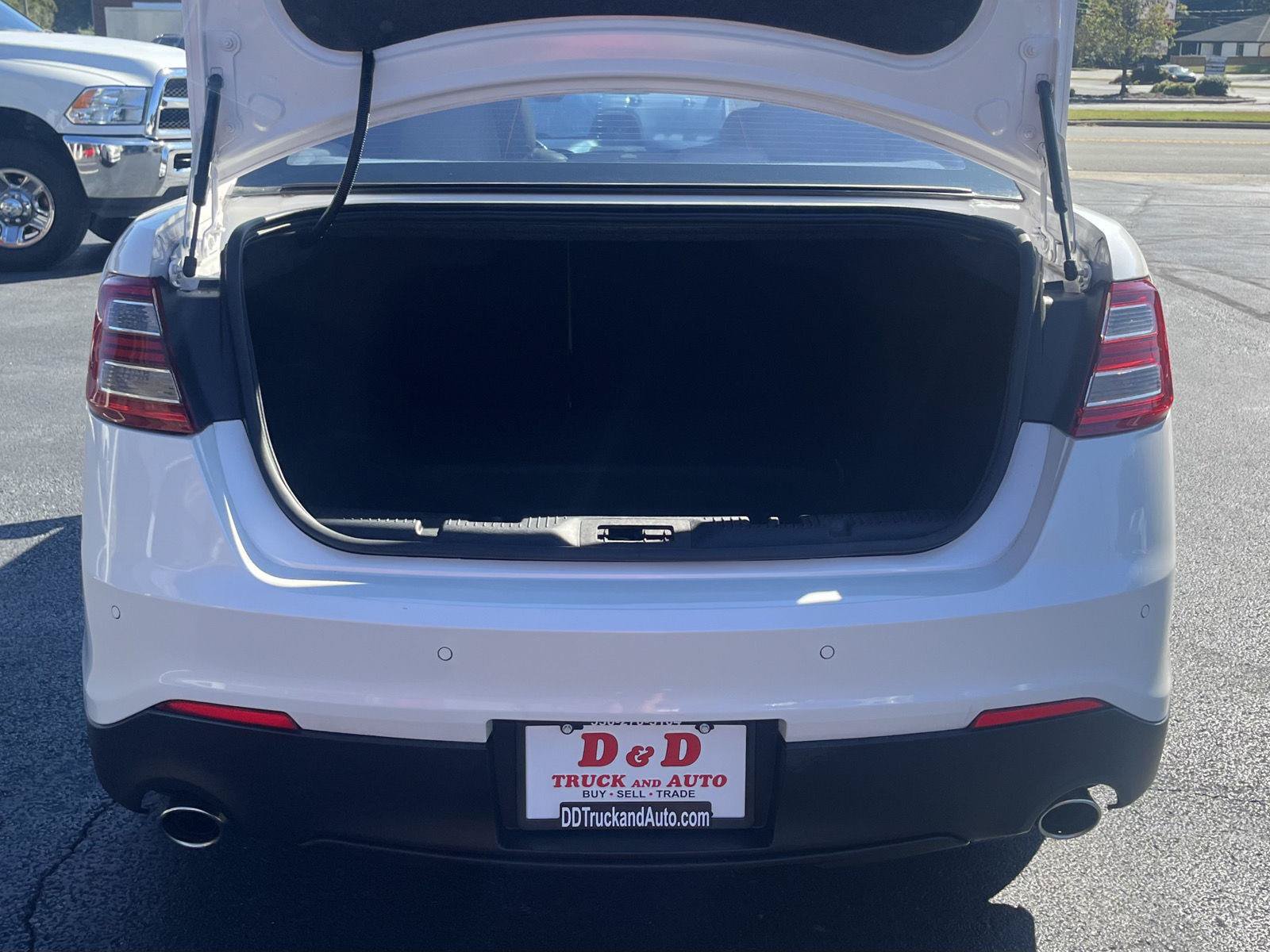 Used 2018 Ford Taurus SEL w/ Equipment Group 201A FWD image 20