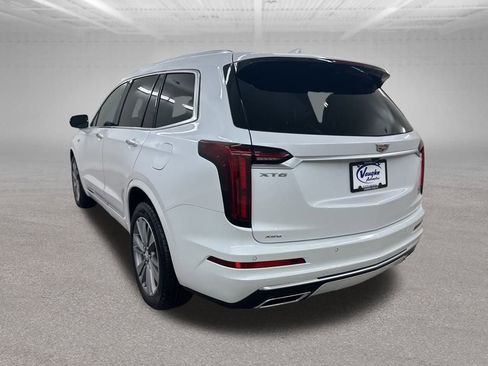Used 2025 Cadillac XT6 Premium Luxury image 8