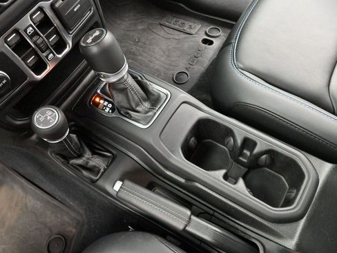 Used 2024 Jeep Wrangler High Altitude AWD/4WD image 26