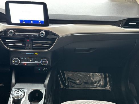 Used 2020 Ford Escape SE image 28