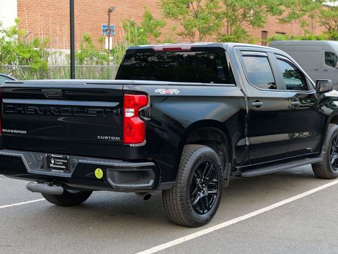 Used 2023 Chevrolet Silverado 1500 Custom AWD/4WD image 9