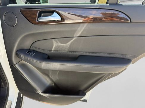 Used 2018 Mercedes-Benz GLE 350 image 31