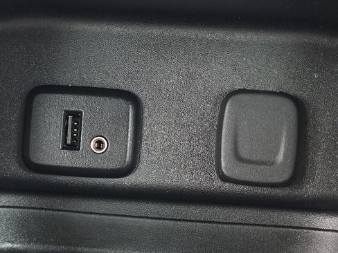 Used 2018 Chevrolet Equinox LS FWD image 29