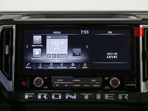 Used 2025 Nissan Frontier SV image 29