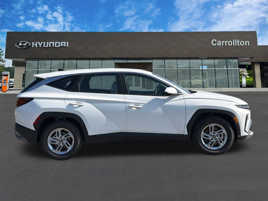 Certified 2026 Hyundai Tucson SE FWD image 4