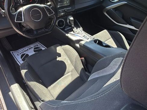 Used 2017 Chevrolet Camaro LT RWD image 22