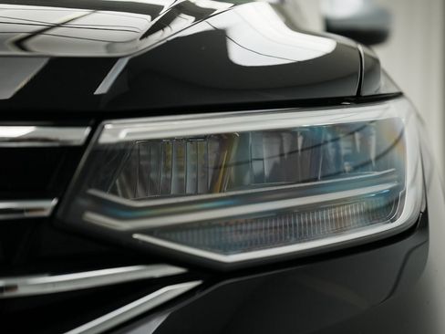 Used 2024 Volkswagen Tiguan Wolfsburg Edition image 15