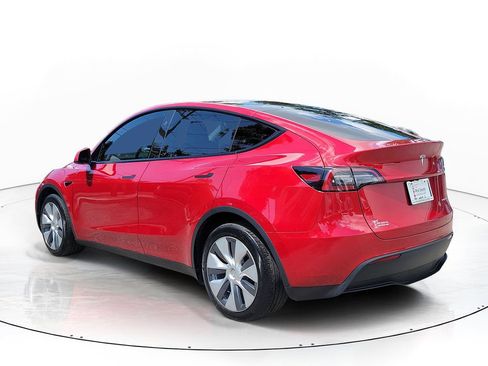 Used 2023 Tesla Model Y Long Range AWD/4WD image 3