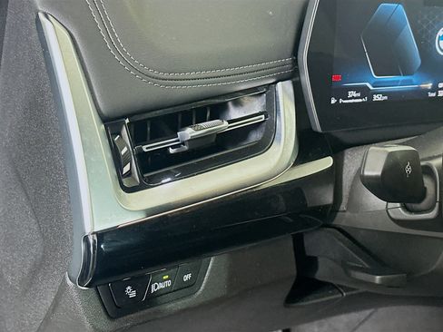 Used 2025 BMW X1 xDrive28i AWD/4WD image 17