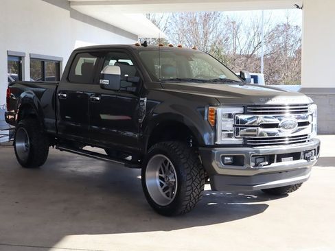 Used 2019 Ford F350 Lariat w/ Lariat Ultimate Package image 8