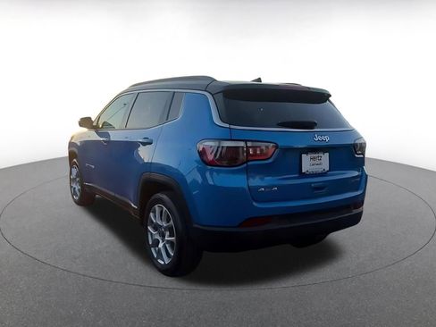 Used 2025 Jeep Compass Limited image 11