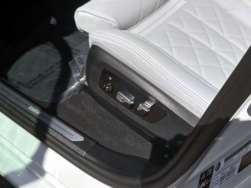 New 2026 BMW X7 xDrive40i image 19