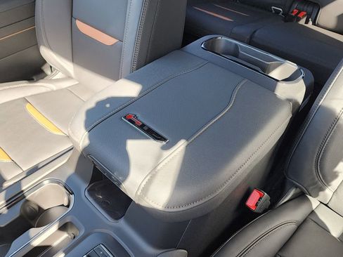 New 2026 GMC Sierra 2500 AT4 w/ AT4 Premium Plus Package image 32