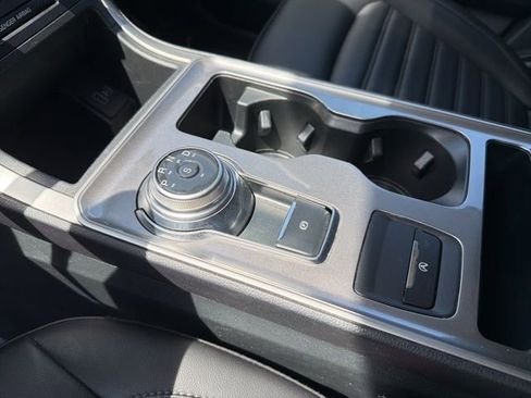 Used 2024 Ford Edge SEL image 17