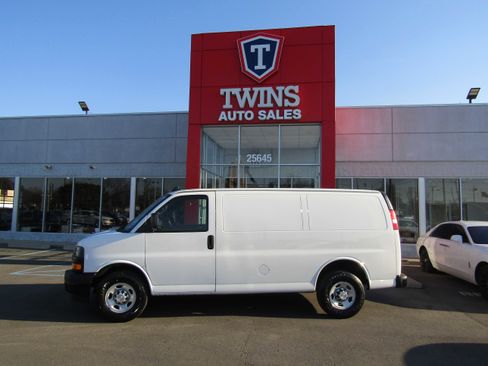 Used 2019 Chevrolet Express 2500 w/ Driver Convenience Package image 1