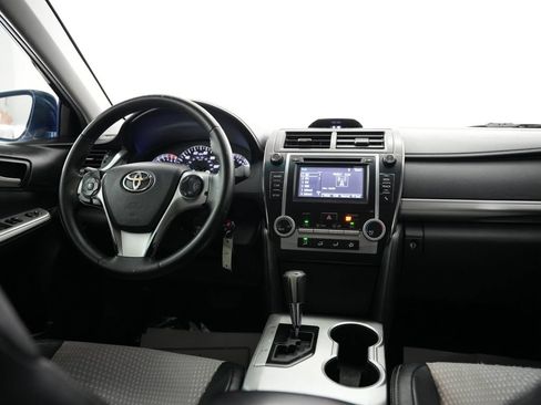 Used 2014 Toyota Camry SE FWD image 10