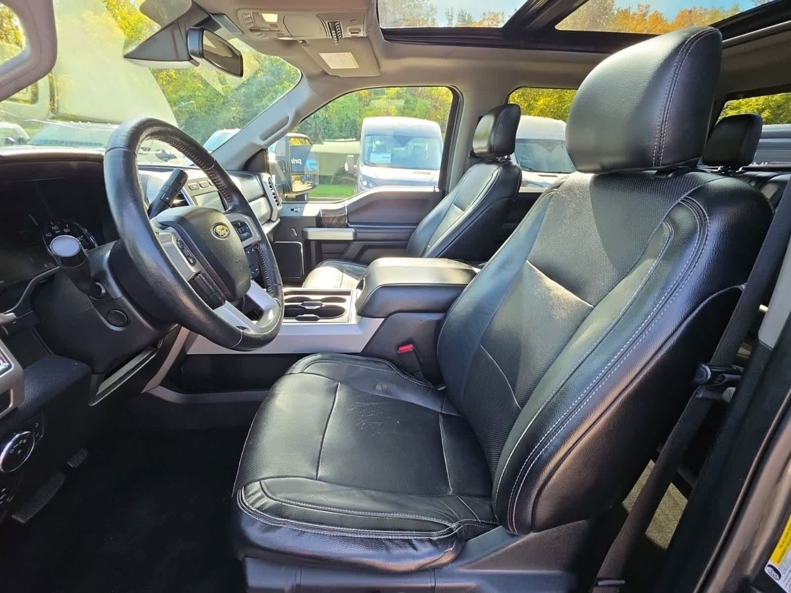 Used 2017 Ford F250 Lariat w/ Lariat Ultimate Package AWD/4WD image 21