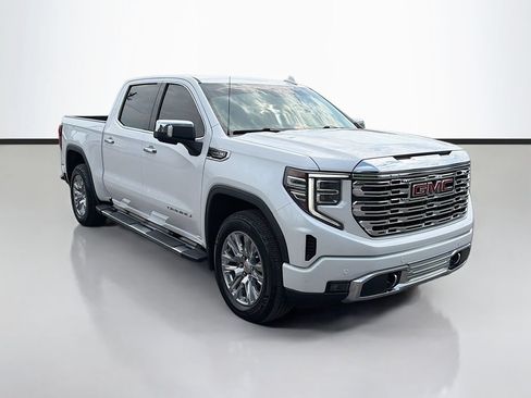 Used 2023 GMC Sierra 1500 Denali AWD/4WD image 3