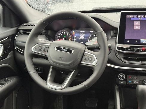 New 2026 Jeep Compass Latitude image 7