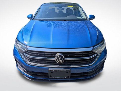 Used 2023 Volkswagen Jetta SE w/ Panoramic Sunroof Package FWD image 9