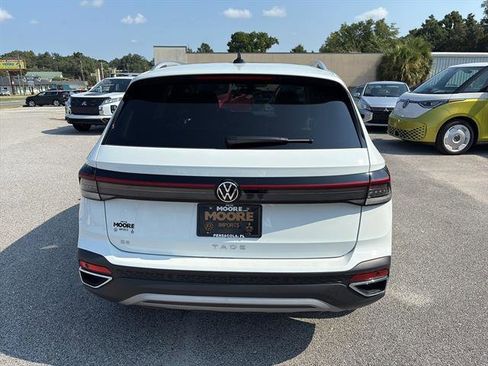 New 2025 Volkswagen Taos SE image 5