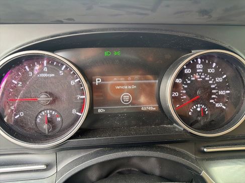 Used 2022 Kia Carnival LX FWD image 5