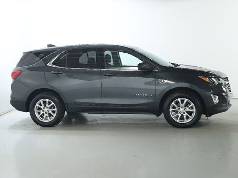 Used 2020 Chevrolet Equinox LT w/ Driver Convenience Package image 11