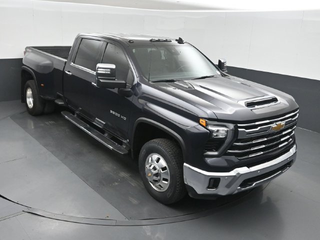 Used 2024 Chevrolet Silverado 3500 LTZ w/ LTZ Plus Package AWD/4WD image 29